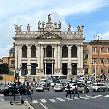 Privato A San Giovanni Διαμέρισμα *
