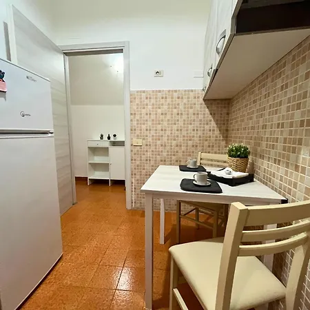 Privato A San Giovanni Διαμέρισμα *